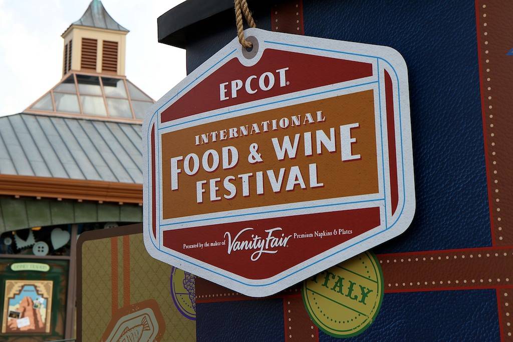 PHOTOS - Photo tour around the 2011 International Food and Wine Festival